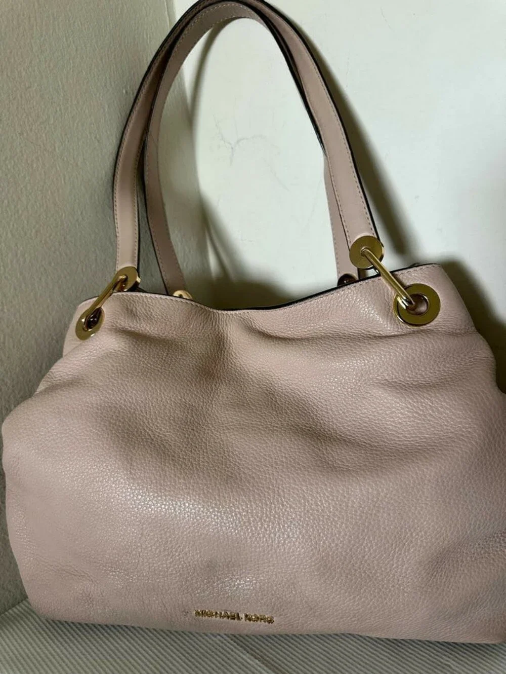 Michael Kors Raven Pebble Soft Pink / Gold Leather Large Shoulder Tote Bag